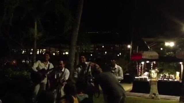 Group Dinner in Bali - Life is Good смотреть онлайн