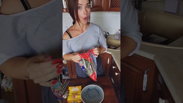 Зелёная #паста 💚🍝🍗🍅 #курица #помидоры #макароны #вкусно смотреть онлайн