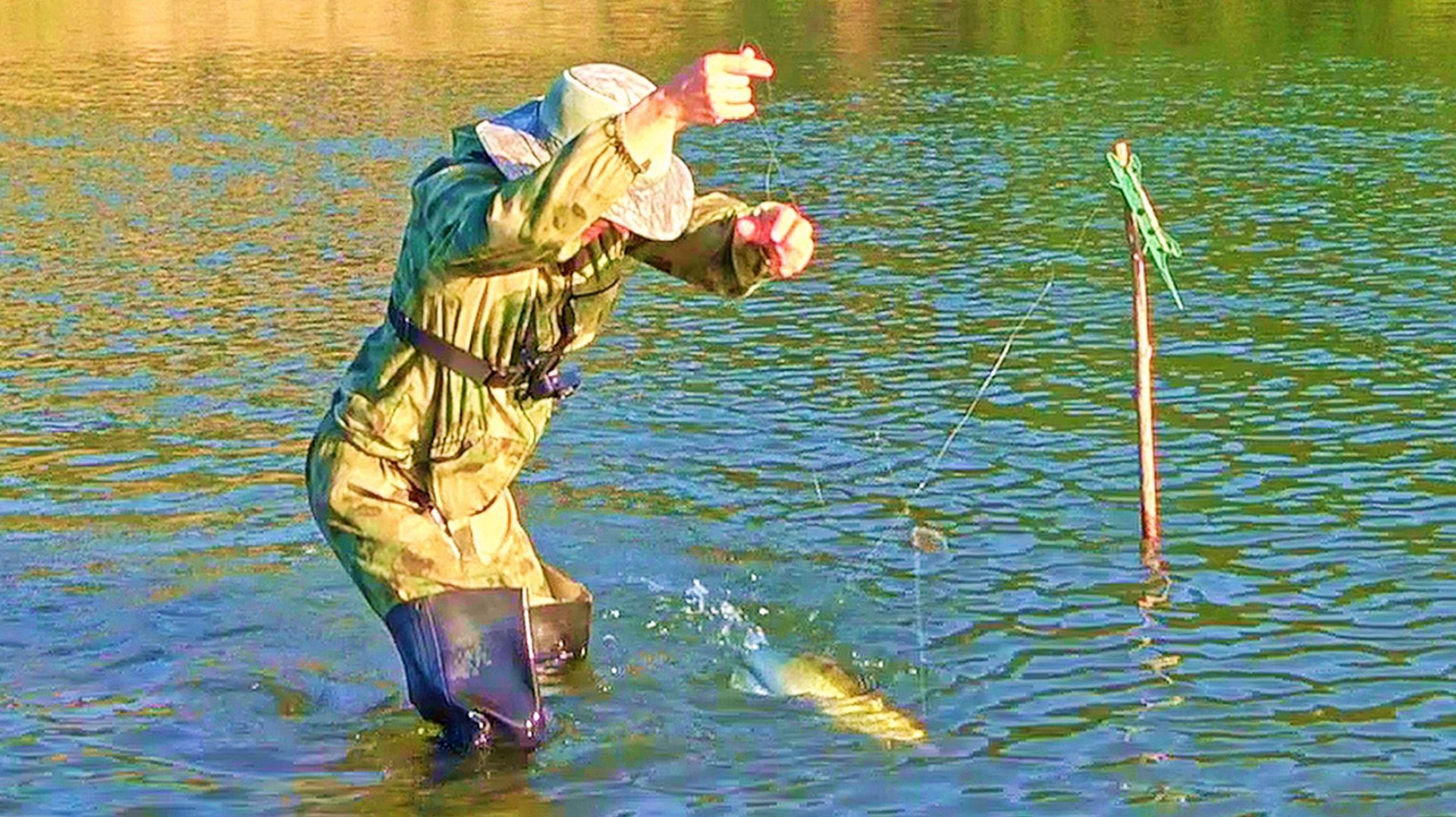 РЫБАЧУ НА СОБАКУ ПО КАМЕНИСТОЙ КОСОЙ... ВОТ ТАК РЫБАЛКА!