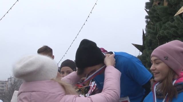 Новогодний легкоатлетический пробег смотреть онлайн