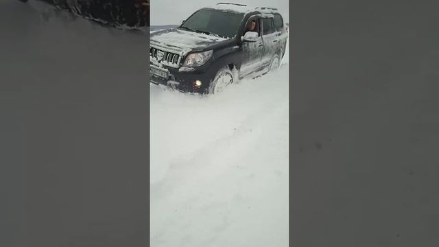 LAND CRUISER PRADO 150  в снегу