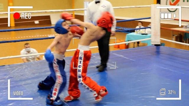 Кикбоксинг фулл-контакт. Slow Motion Худолей Семён (красный) - Загидуллин Рафаэль (синий) смотреть онлайн