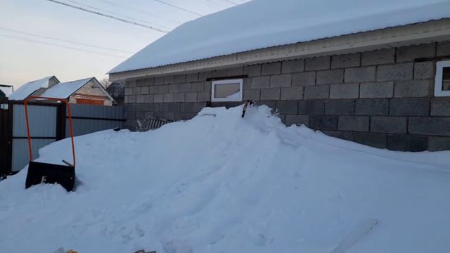Наслаждаемся зимой.У нас пополнение в семье, родила Берта.Готовим машину к очередному рабочему дню. смотреть онлайн
