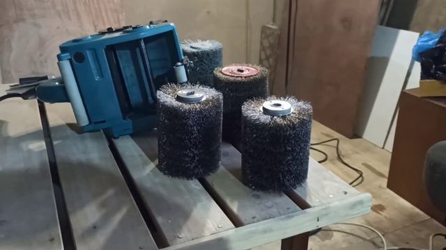 Металлическая щетка для MAKITA 9741, МАКИТА 9741 Браширование ручным электроинструментом, старение. смотреть онлайн