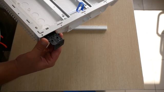 Декабрь 2018: Обзор щита UK600 АВВ от известного блогера Дмитрия Дурнева смотреть онлайн