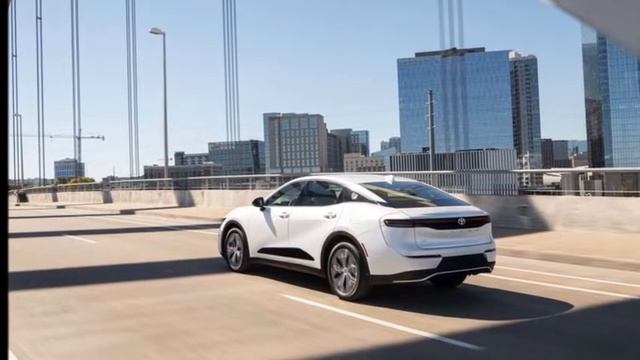 2023 Toyota Crown Platinum Bronze Age | Oxygen White | Dark Silver смотреть онлайн