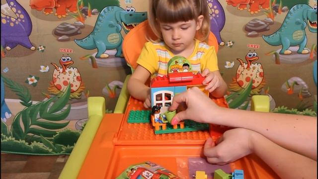 Играем в конструктор Lego Duplo Детский сад 10833 смотреть онлайн