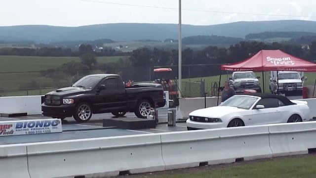 2004 Dodge Ram SRT-10 vs. 2012 Ford Mustang GT convertible 1/4 mile drag racing, 7/28/12 #1 смотреть онлайн