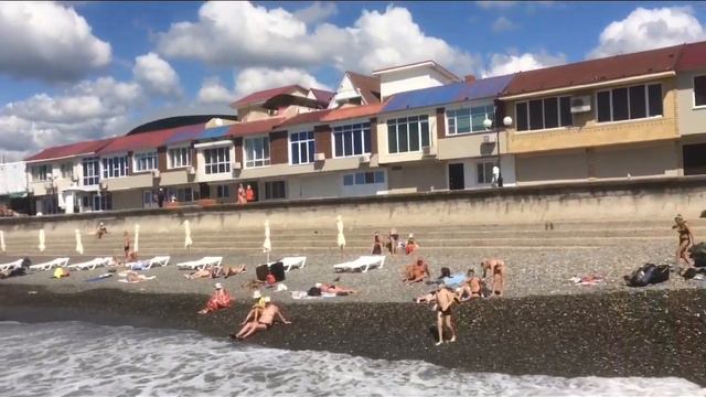 135.Пляжи Сочи снова открыты!Но прохладно и ветрено!Адлер.Пляж Парус.Погода в Сочи сегодня 06.08.21 смотреть онлайн
