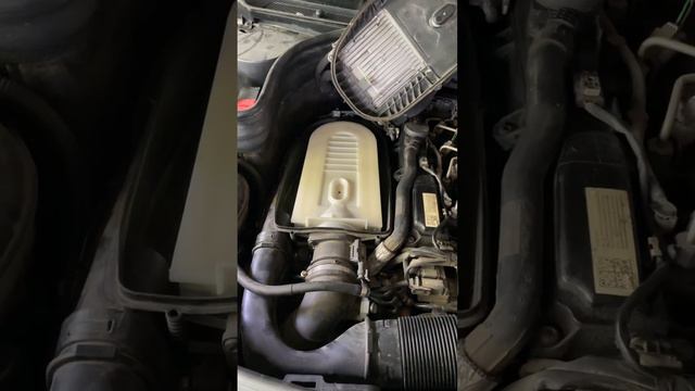 Замена воздушного фильтра на Mercedes-Benz GLK220