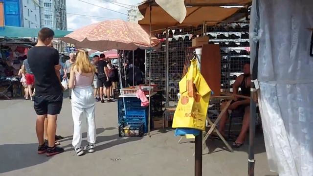 Одесса . Привоз. 8 июля 2022 года. Покупка чурчхеллы. Едва не укусила собака. смотреть онлайн