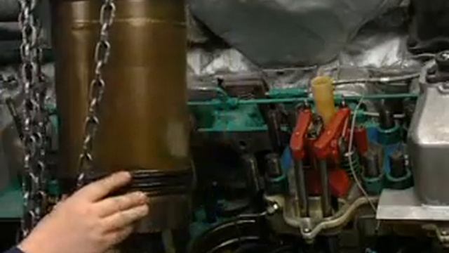 Replacement of the main and connecting rod inserts of the Cummins QSV-91 internal combustion engine смотреть онлайн