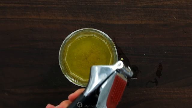 Fresh & Healthy Greek Salad Recipe + Easy Dressing - Natasha's Kitchen смотреть онлайн