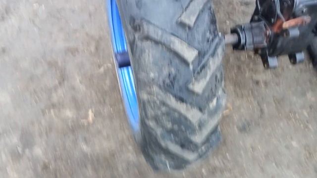 Резина 7.5- r16 на минитрактор с мотоблока Зубр . смотреть онлайн