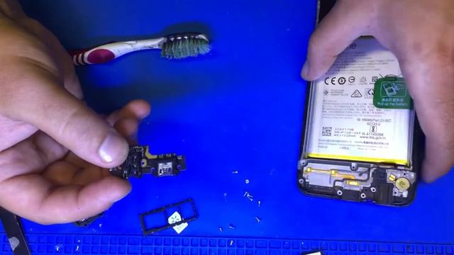 REALME ГОРИТ ЗНАЧОК НАУШНИКОВ - ПОПАЛА ВОДА СКОЛЬКО СТОИТ РЕМОНТ смотреть онлайн