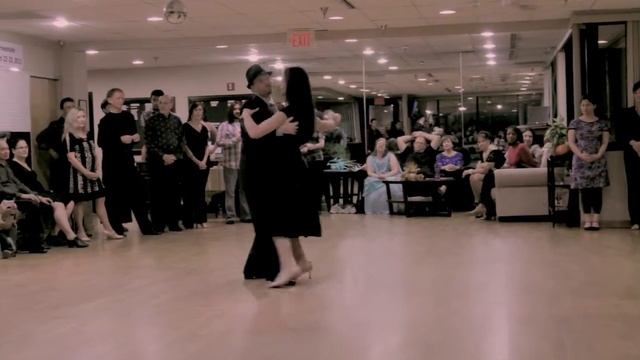 Gabi & Ian - New York, New York - Foxtrot смотреть онлайн