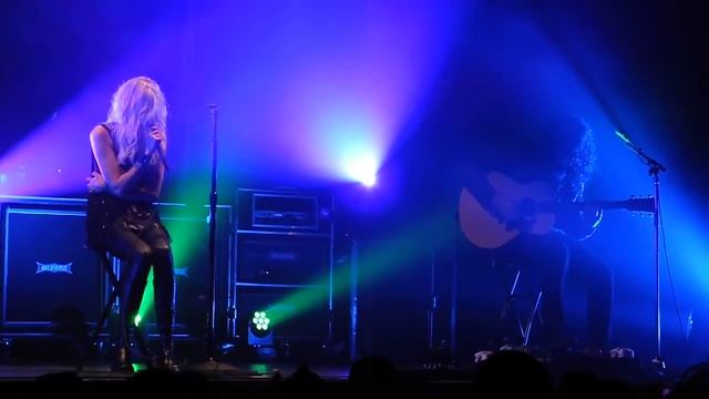 The Pretty Reckless - Waiting For A Friend Live смотреть онлайн