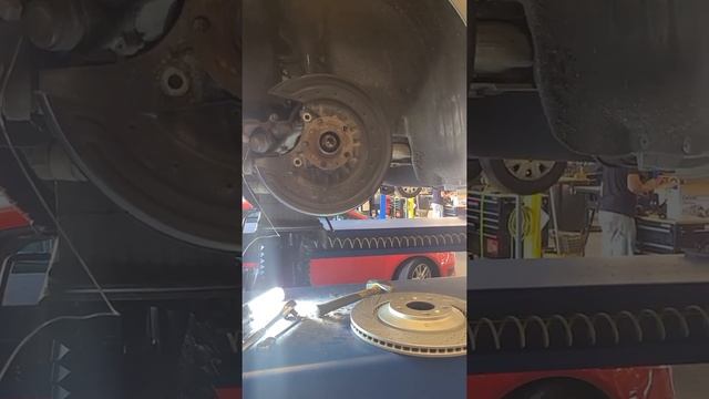Audi A8L W12 Slotted/Drilled Performance Brake Rotors Installed смотреть онлайн