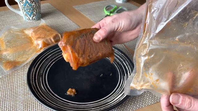 Свиной карбонат с соусом терияки. Маринуем , варим , дожариваем. смотреть онлайн