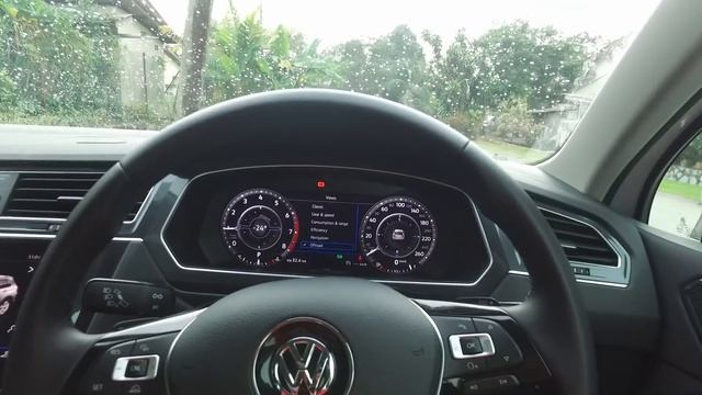 2018 Volkswagen Tiguan 1.4 TSI Highline Review | EvoMalaysia.com смотреть онлайн