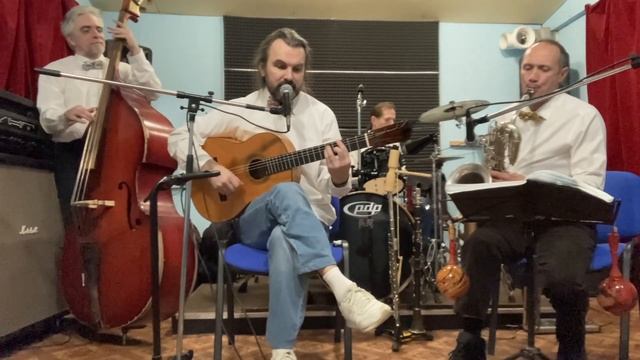 Попурри из разных клёвых песен - Оркестр Отличного Настроения смотреть онлайн
