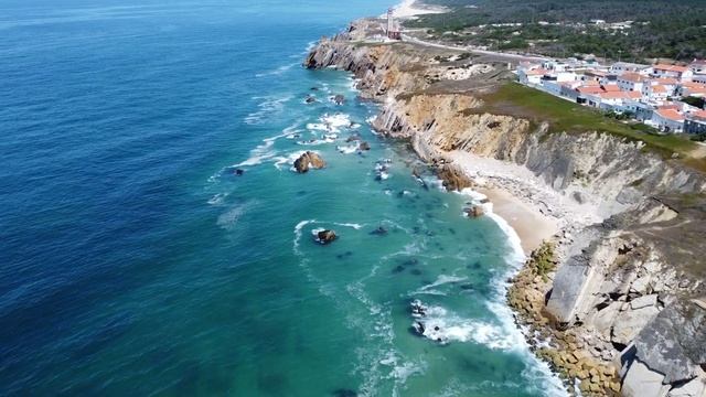 Kustlijn van Marinha Grande, Portugal смотреть онлайн