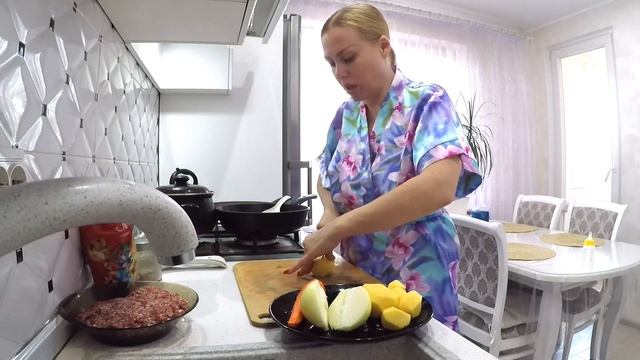 На завтрак омлет. На обед суп с фрикадельками и макароны по флотски #кухня #рецепт #еда #рецепты смотреть онлайн