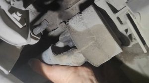 Люфт заднего кардана в хвостовике Mitsubishi Pajero sport 2010.