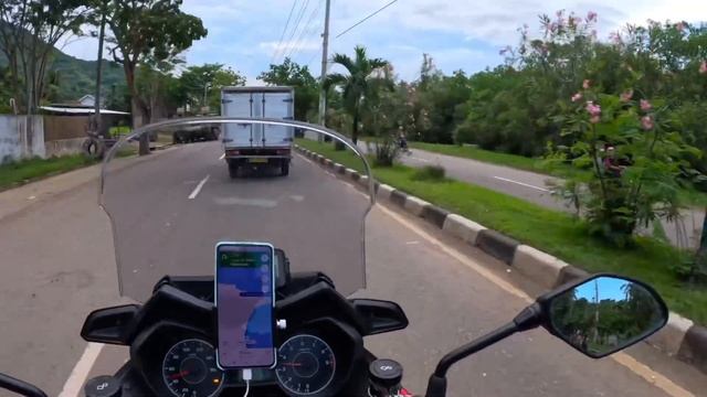День 2 / Ломбок - Сумбава и поломка мотора / Бали - Восточный Тимор на байке смотреть онлайн