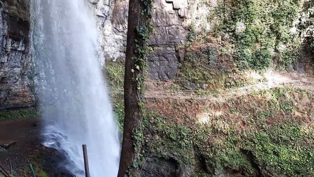 водопад Великан. видео1 смотреть онлайн