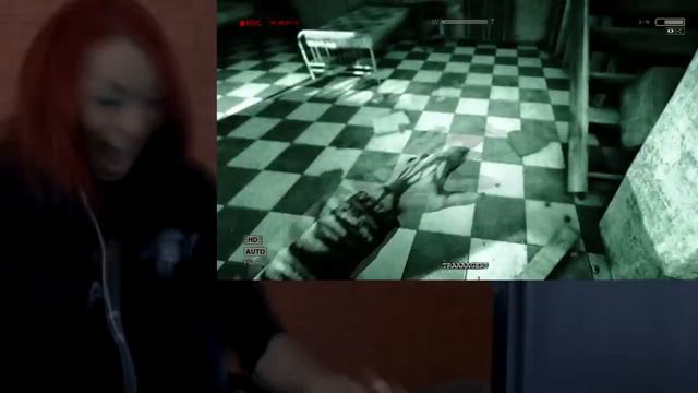 GETTING PHYSICAL! | Girls Play | Outlast | 7 смотреть онлайн