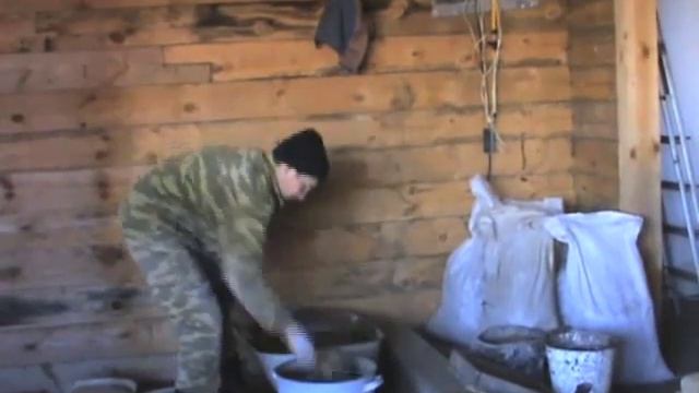 Приготовление глиняного раствора.