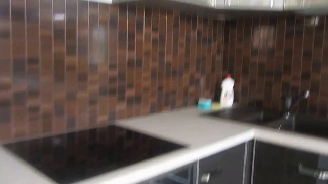 Кухня с фасадами в алюминиевой окантовке смотреть онлайн