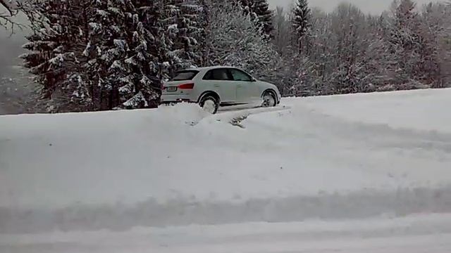 Audi Q3 2013 2.0 TDI quattro snow смотреть онлайн