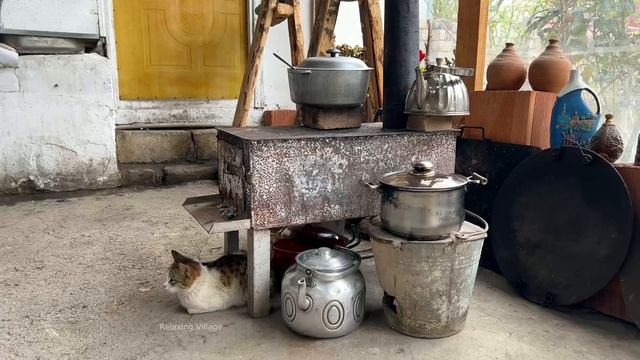 COOKING AN EXTRAORDINARY DISH WITH NETTLE AND WALNUT | RELAXING VILLAGE LIFE