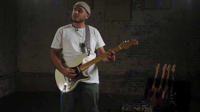 Fender American Professional II Stratocaster | Jose Rios First Impressions смотреть онлайн