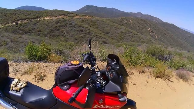 Quick Walk Around/Review Suzuki V Strom 1000 DL1000 Adventure Motorcycle смотреть онлайн