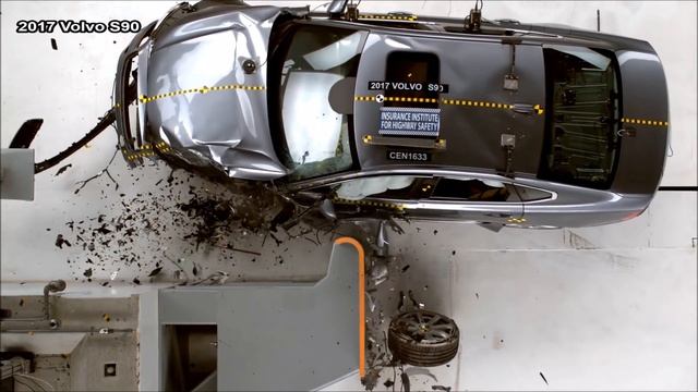 2017 Genesis G90 VS 2017 Volvo S90 - Crash Test смотреть онлайн
