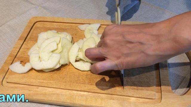 Салат из моркови с яблоком и орехами