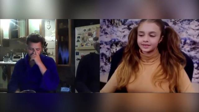 МАЛЫШКА Mareasy встретила охранника школы #Чатрулетка