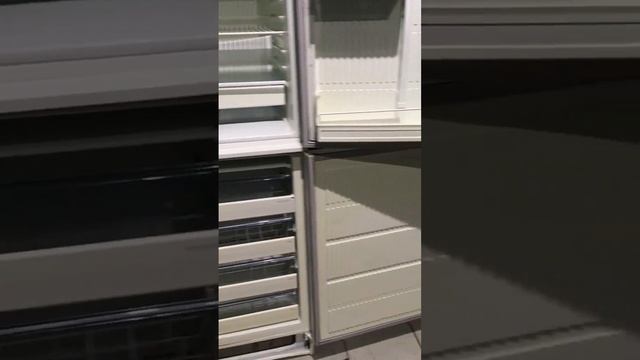 Холодильник Vestfrost NKF330 смотреть онлайн