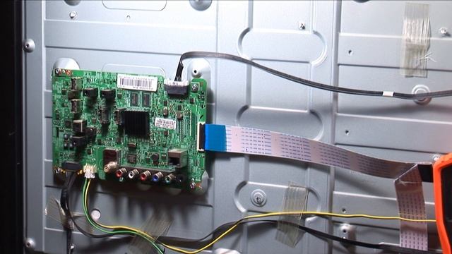 Samsung LED Flat Screen TV Repair - Won't turn on, no power - How to Fix смотреть онлайн
