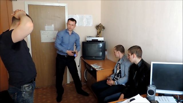 Надым Оборотни Оборотень подбросил деньги и забыл натереть задержанному руки смотреть онлайн