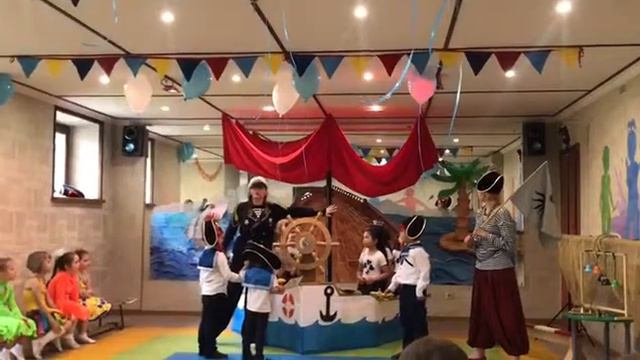 Пираты на выпускном смотреть онлайн