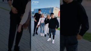 Саша айс и Софа купер в тик ток