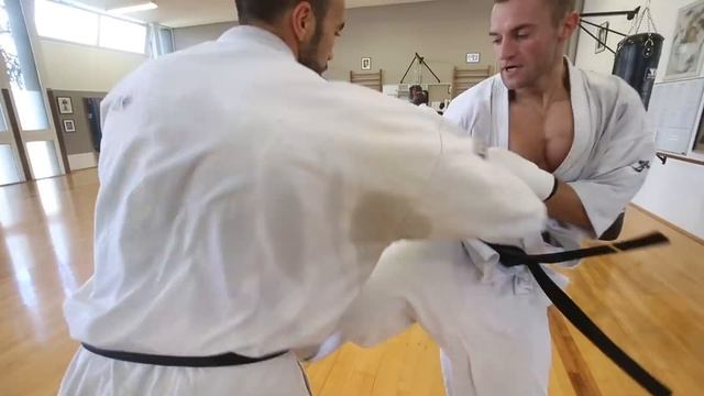 Kyokushinkai : Entraînement à l'ACBB смотреть онлайн