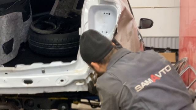 Тем временем TOYOTA PRADO 150 замена четверти кузова.