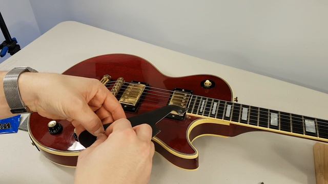 Pickguard Bracket Installation On A 1977 Gibson Les Paul Custom