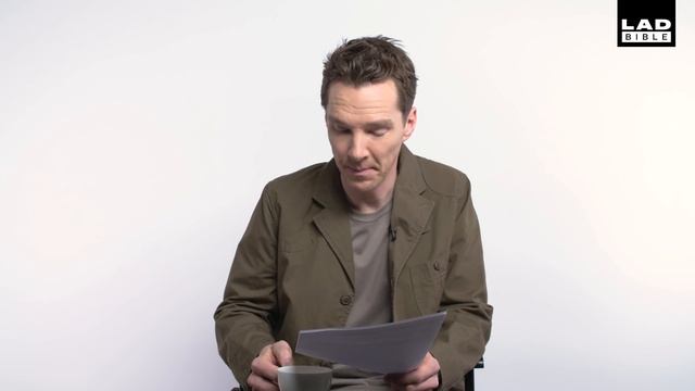Marvel Studios’ Avengers: Infinity War Benedict Cumberbatch Reading Dr. Strange Fan Fiction смотреть онлайн