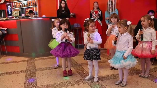 Папа, подари мне куклу! Блестяшки. Кенгуру. смотреть онлайн